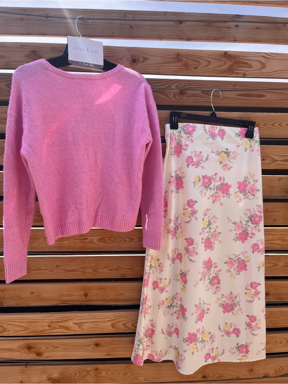 Olive & Oak Pink Button Cardigan with Cream Floral Skirt - Picture 3 of 11